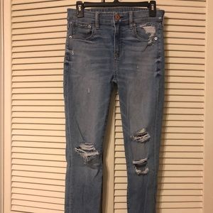 American Eagle light wash ripped skinny jeans